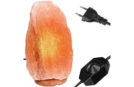 Solná lampa s nastavitelnou intenzitou světla