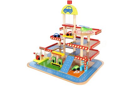 Dřevěné parkoviště – garáž pro děti