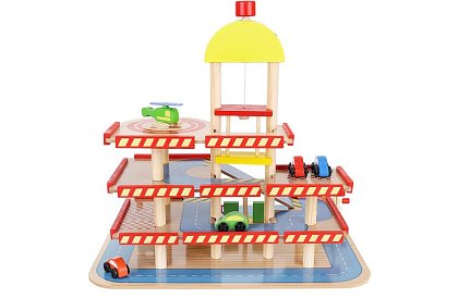 Dřevěné parkoviště – garáž pro děti