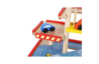 Dřevěné parkoviště – garáž pro děti