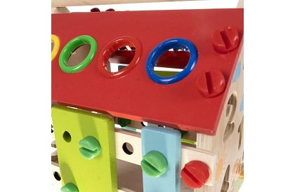 Dřevěný vzdělávací smyslový domeček