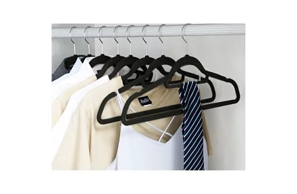 Sametové ramínka na oděvy - 20 ks - černé