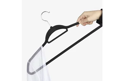 Sametové ramínka na oděvy - 20 ks - černé