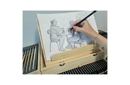 Malířská sada v dřevěném kufru – 83 prvků