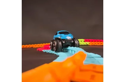 Flexibilní autodráha 4,8 metru + auto