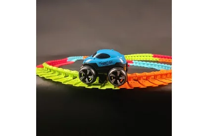 Flexibilní autodráha 4,8 metru + auto