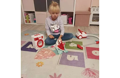 Sada domácích spotřebičů – žehlička, pračka, vysavač