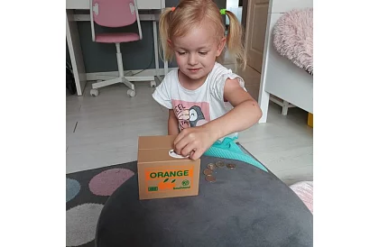 Automatická pokladnička - kotě zlodějka mincí