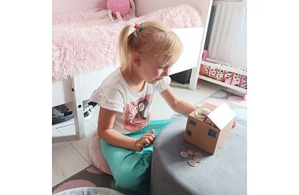 Automatická pokladnička - kotě zlodějka mincí