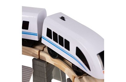 Dřevěná železnice - vláčkodráha na baterie 4,8 metrů