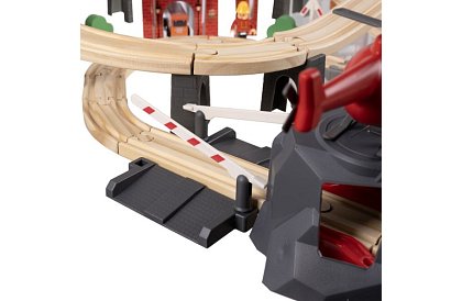 Dřevěná železnice - vláčkodráha na baterie 4,8 metrů