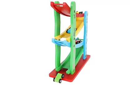 Dřevěná dráha pro auta