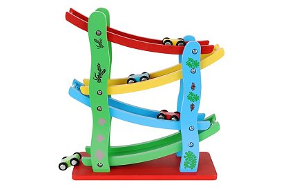 Dřevěná dráha pro auta