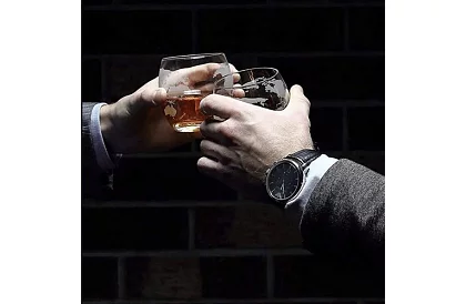 Velká sada – karafa globe s whisky skleničkami