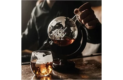 Velká sada – karafa globe s whisky skleničkami