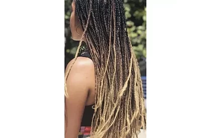 Syntetické ombre copánky na vlasy – tmavý blond