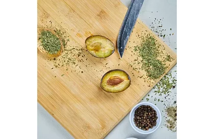 Krájecí bambusová prkénka – sada 4 ks ve stojánku