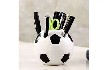 Stolní organizér na tužky - fotbalový míč