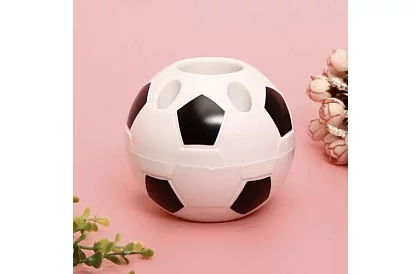 Stolní organizér na tužky - fotbalový míč