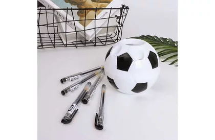 Stolní organizér na tužky - fotbalový míč