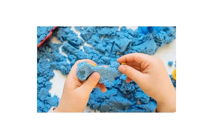 Tekutý kinetický písek 2000 g - formičky a nafukovací pískoviště