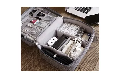 Cestovní organizér na kabely a nabíječky