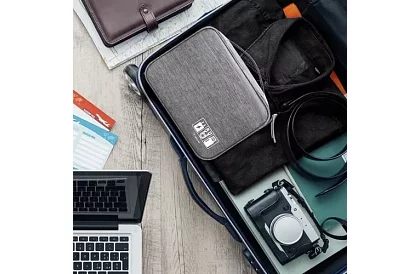 Cestovní organizér na kabely a nabíječky