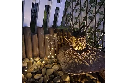 Solární zahradní lampa - konev