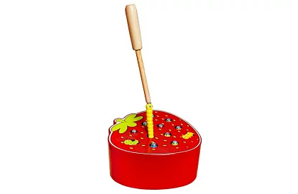 Dřevěná magnetická hra – jahoda