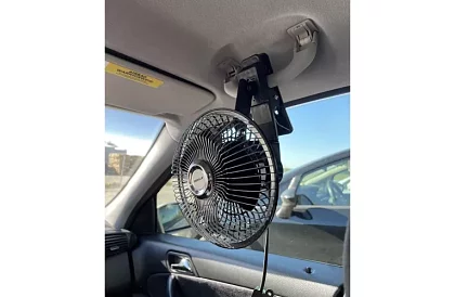Otočný ventilátor do automobilů