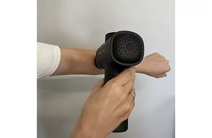 Masážní pistole na uvolnění svalů + 8 nástavců