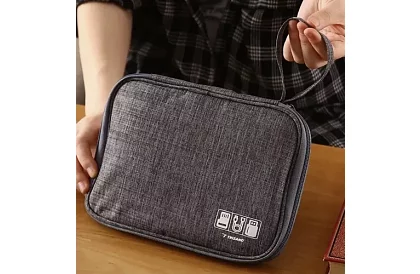 Cestovní pouzdro – organizér na kabely a nabíječky