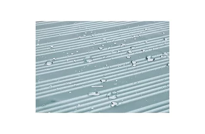 Transparentní ochranný obal na cestovní kufr