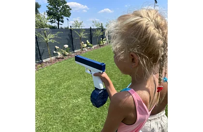 Vodní automatická pistole + 2 zásobníky